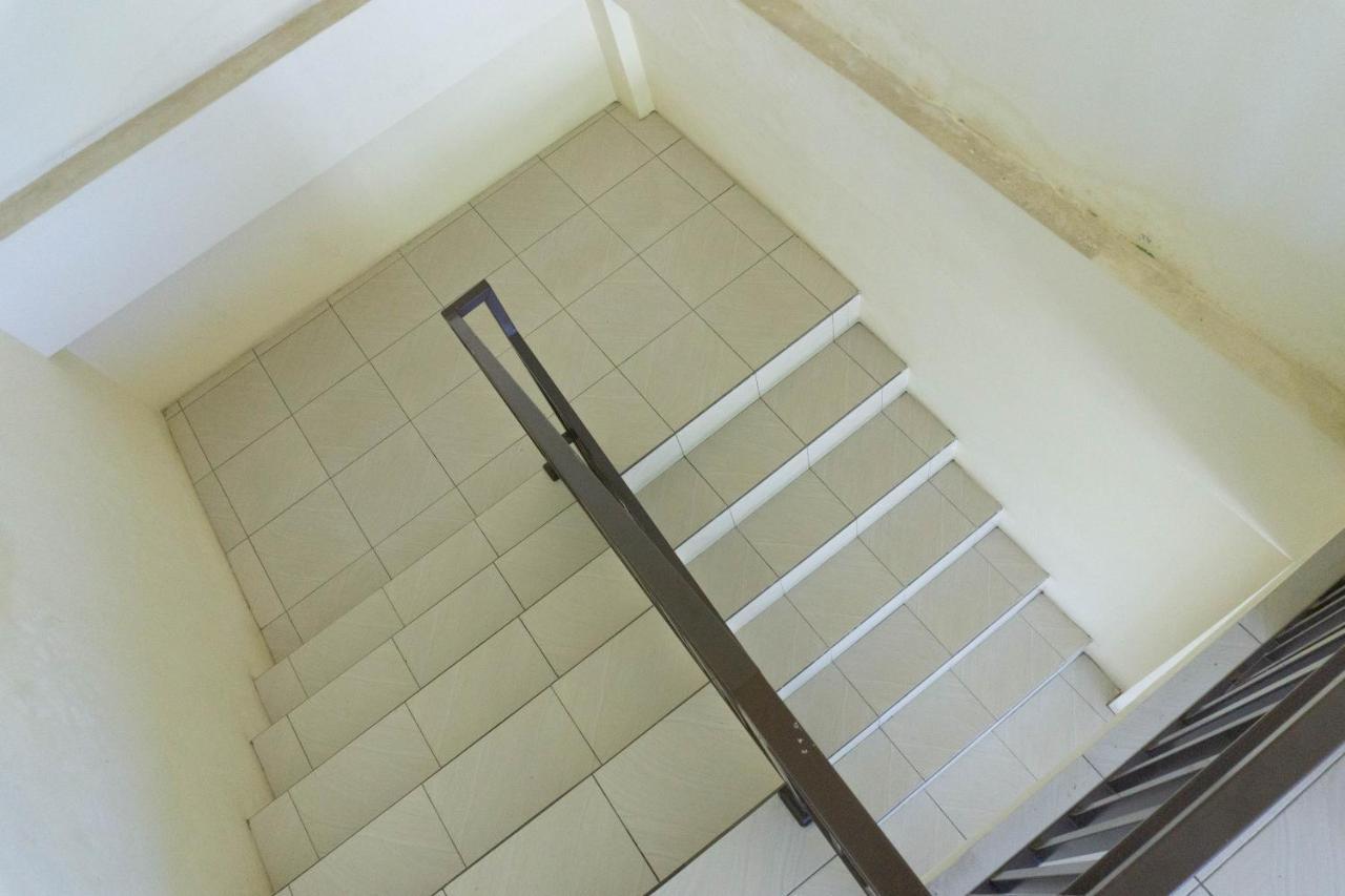 Sumbawa Besar Reddoorz Syariah Near Sultan Muhammad Kaharuddin Airport酒店 外观 照片
