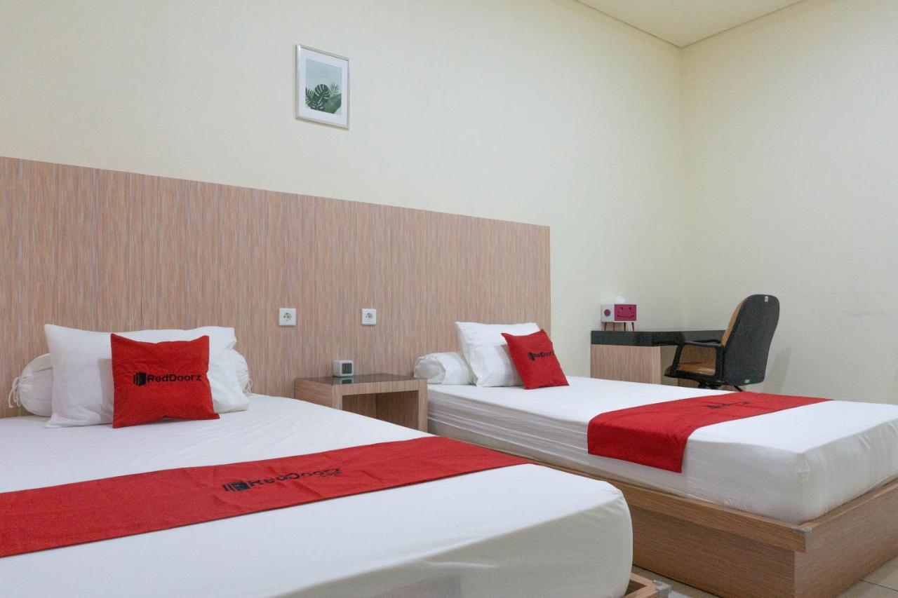 Sumbawa Besar Reddoorz Syariah Near Sultan Muhammad Kaharuddin Airport酒店 外观 照片