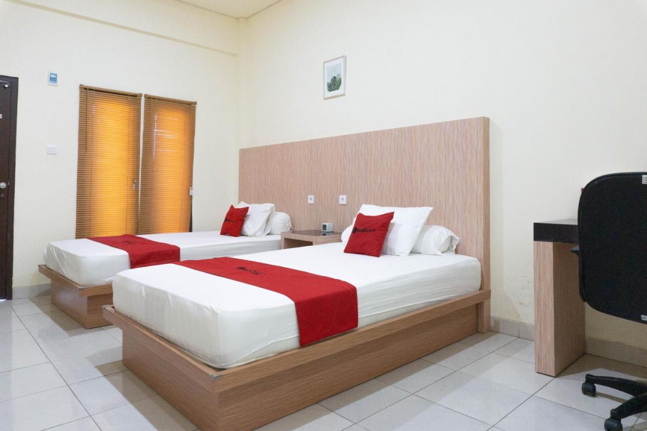 Sumbawa Besar Reddoorz Syariah Near Sultan Muhammad Kaharuddin Airport酒店 外观 照片