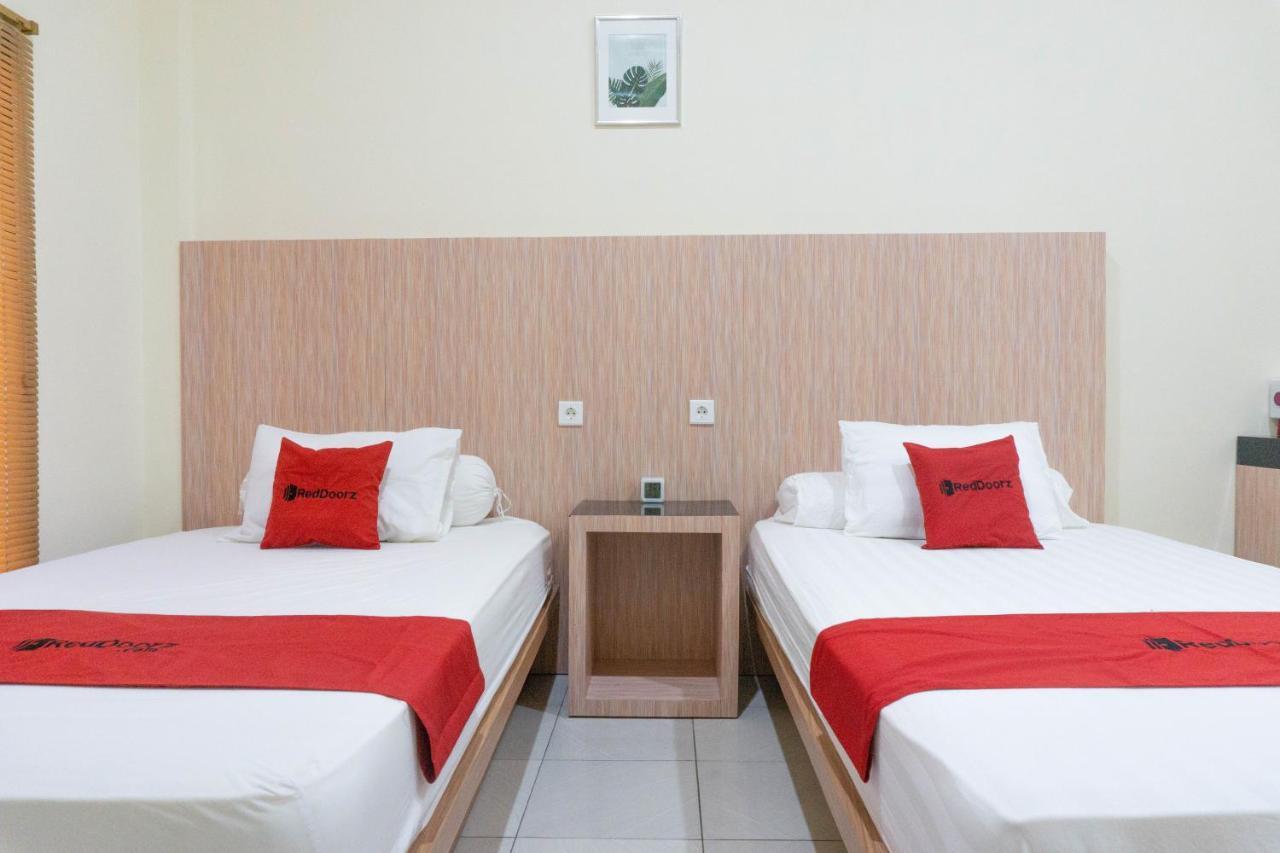 Sumbawa Besar Reddoorz Syariah Near Sultan Muhammad Kaharuddin Airport酒店 外观 照片
